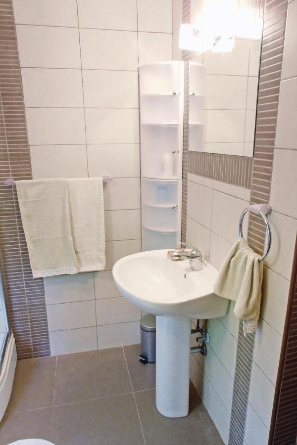 Apartments With A Parking Space Veli Losinj, Losinj - 8029 Exterior foto